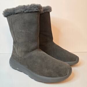 Skechers Boots Grey Suede On The Go City 2 Size 7W Wide Goga Mat Faux Fur Lined